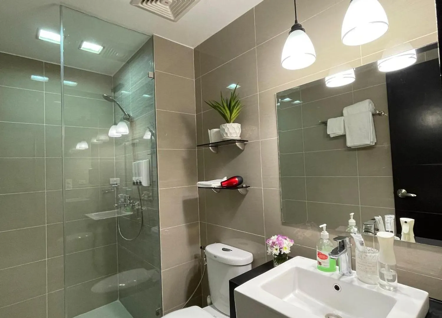 Chic And Modern Studio Manila