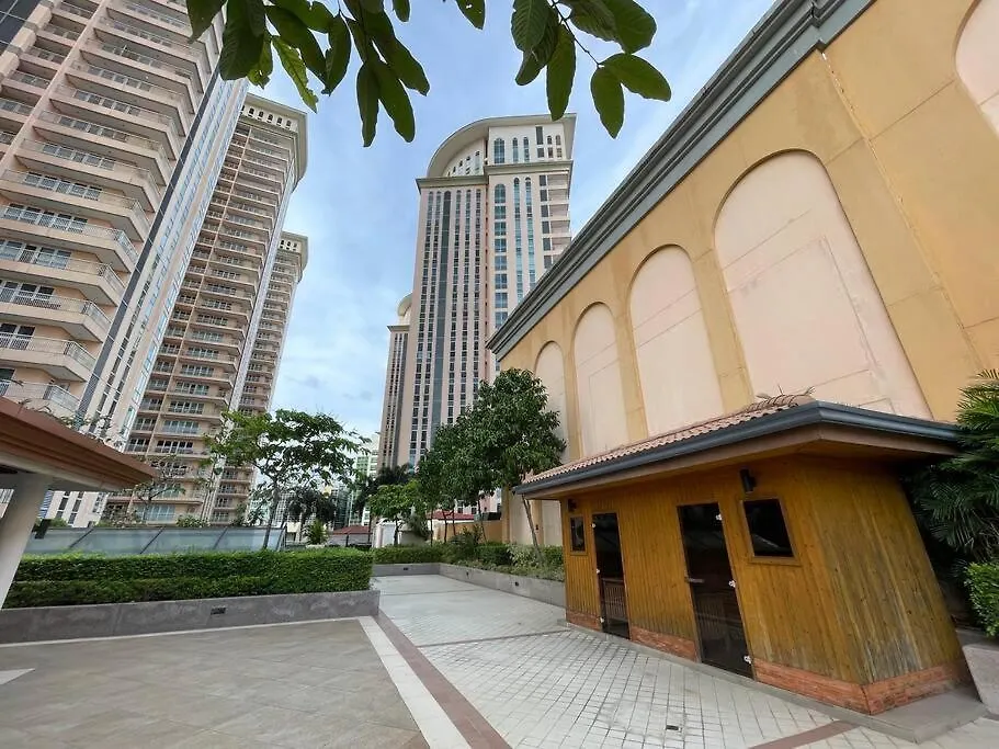 Apartment Chic And Modern Studio Manila