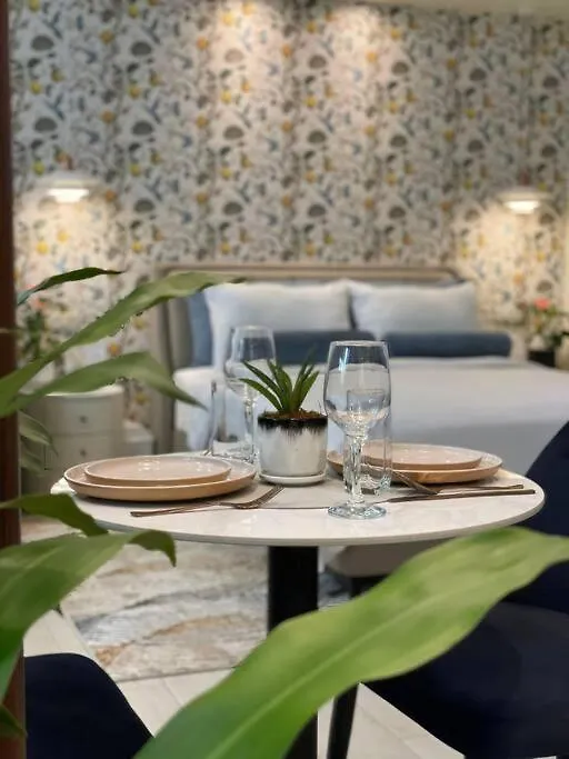 Chic And Modern Studio Manila 0*,
