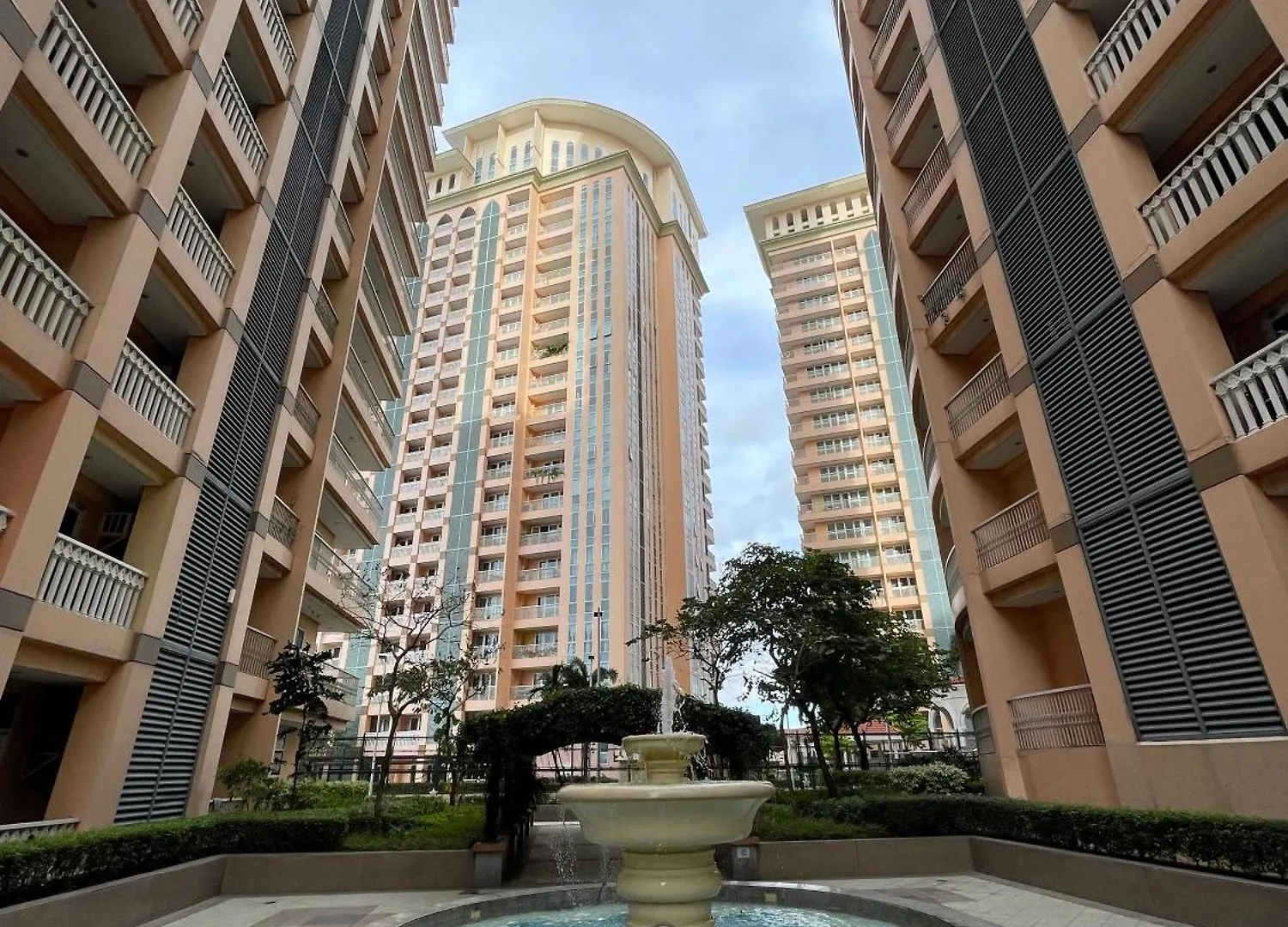 Chic And Modern Studio Manila Philippines