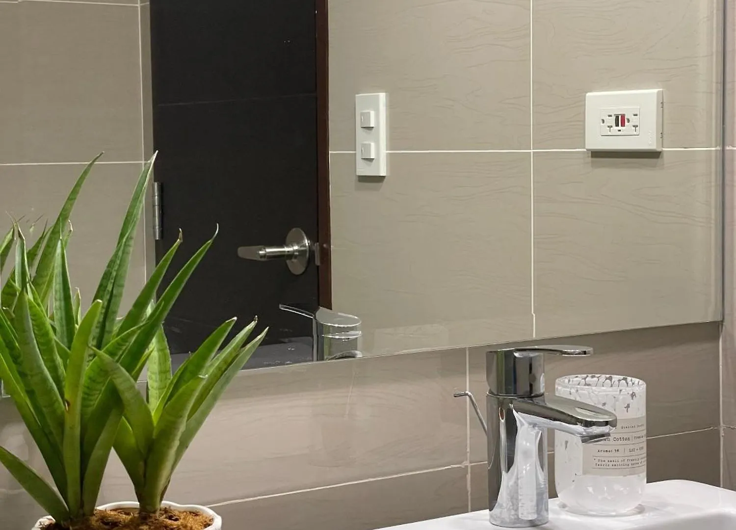 Apartment Chic And Modern Studio Manila
